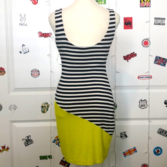 Bebe black & white striped w/yellow bottom fitted mini dress. NWOT! Sz XS - Picture 5 of 9